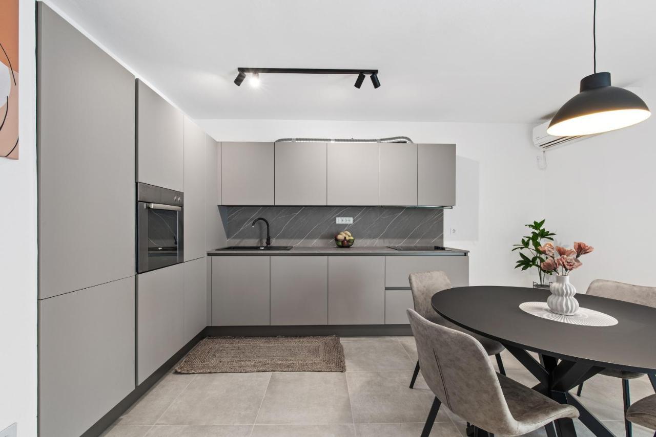 Апартаменты Poli Nona - Renovated In 2023 Пореч Экстерьер фото
