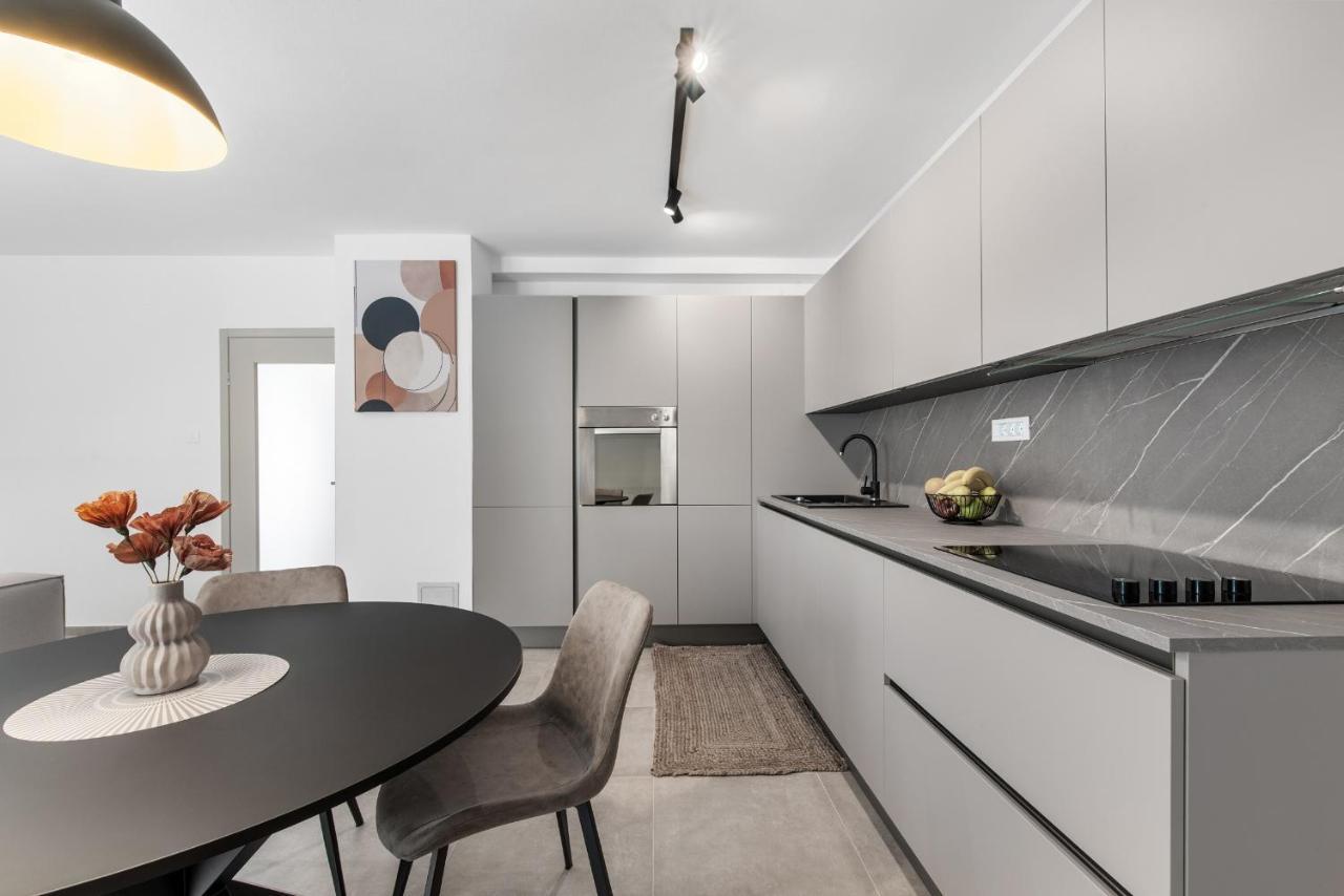 Апартаменты Poli Nona - Renovated In 2023 Пореч Экстерьер фото