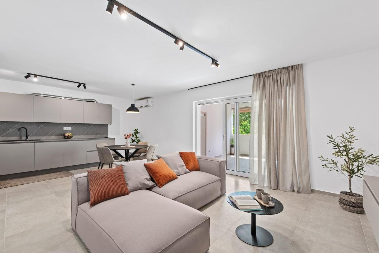 Апартаменты Poli Nona - Renovated In 2023 Пореч Экстерьер фото